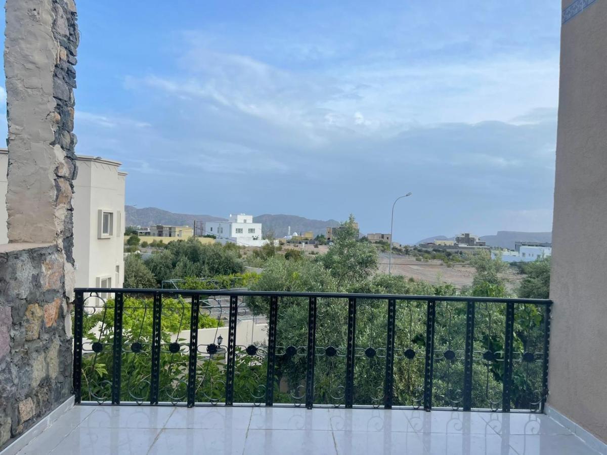 Rose Guesthouse Al 'Aqar Esterno foto